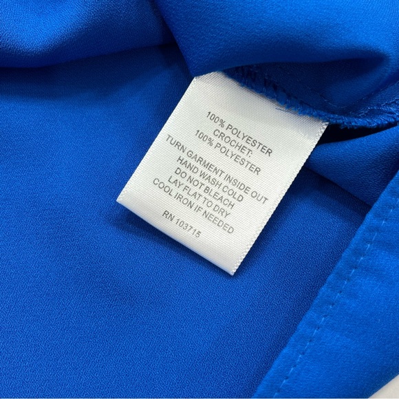 Valerie Steven’s women’s blue blouse - Picture 10 of 14